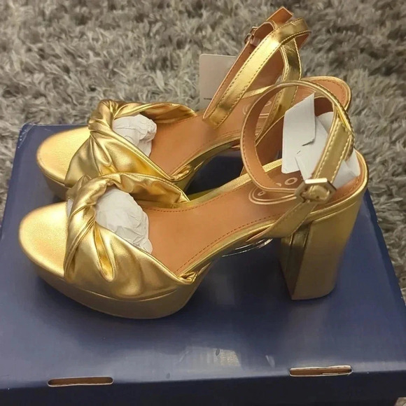 Scoop Women's Platform Heeled Sandals - Picture 4 of 4